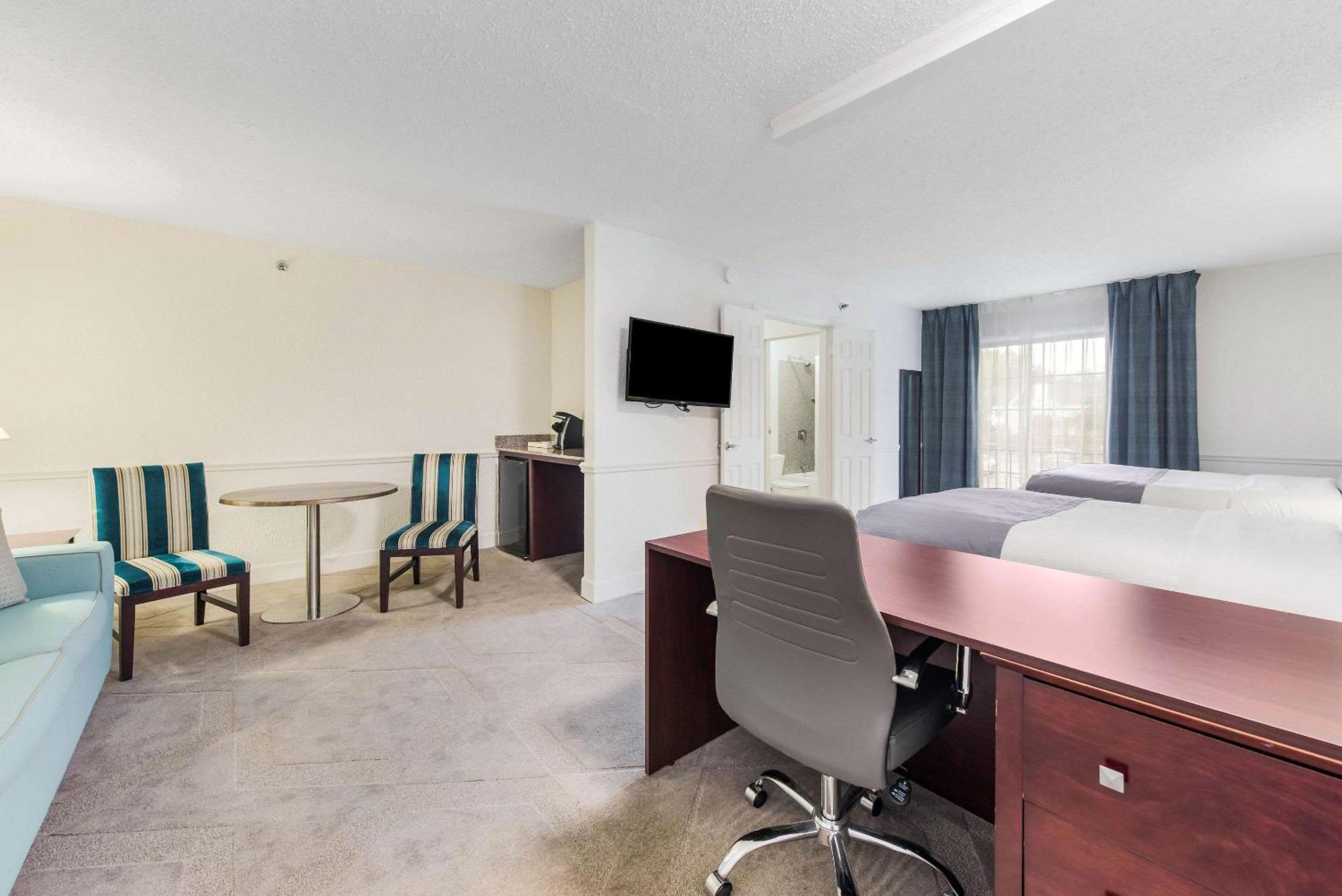 The Blu Hotel Blue Ash Cincinnati, Ascend Hotel Collection Exterior photo