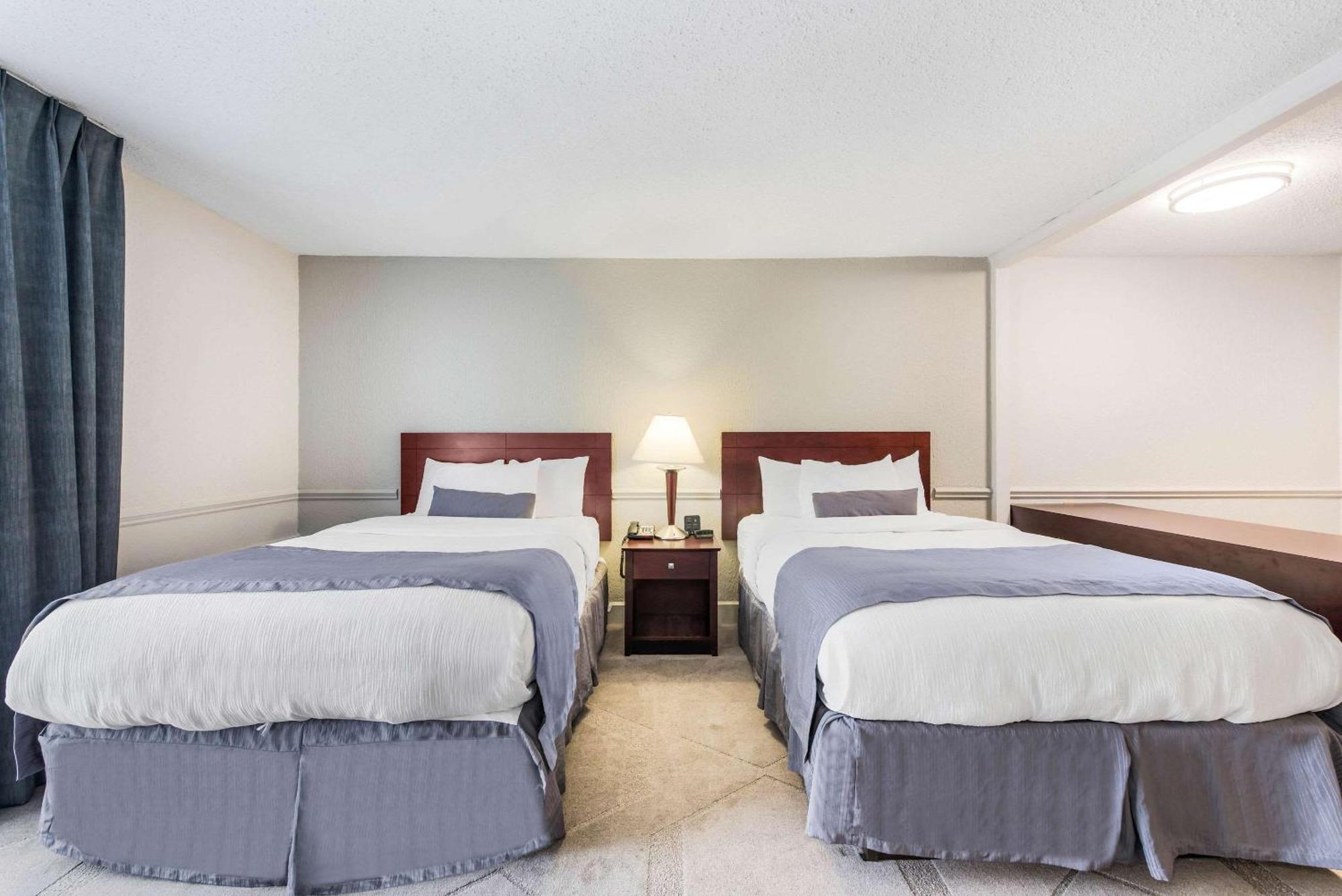 The Blu Hotel Blue Ash Cincinnati, Ascend Hotel Collection Exterior photo