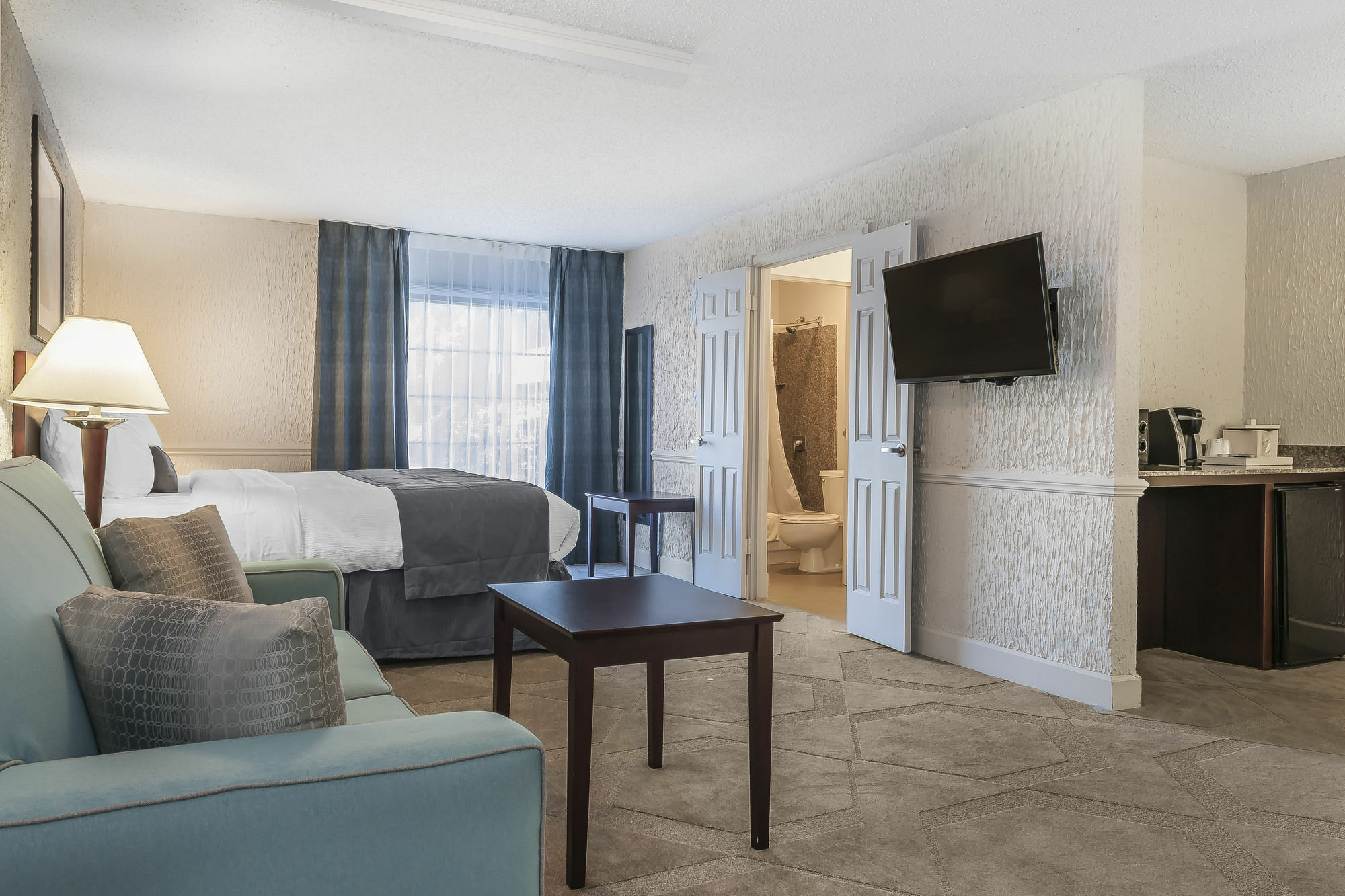 The Blu Hotel Blue Ash Cincinnati, Ascend Hotel Collection Exterior photo